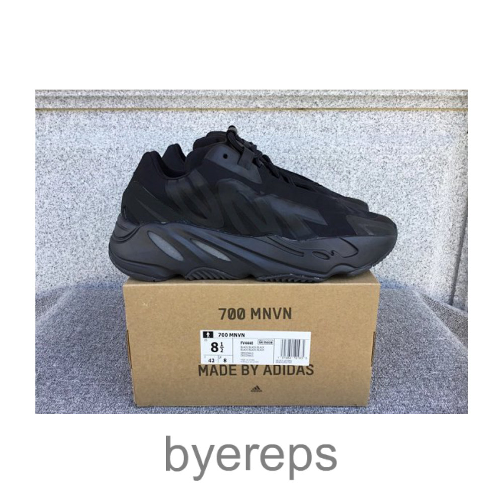 ￥380 fashionable and comfortable breathable casual sports shoes