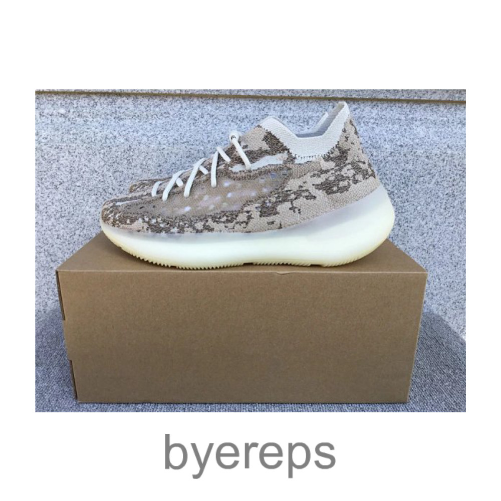 ￥380 fashionable and comfortable breathable casual sports shoes