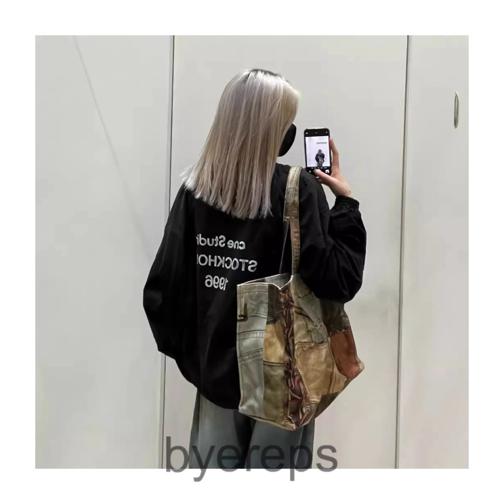 Acne Studios Windbreaker — photo 2 of 4
