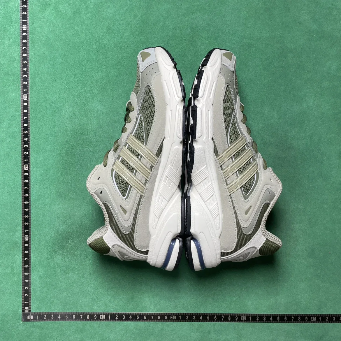 Adidas Response CL