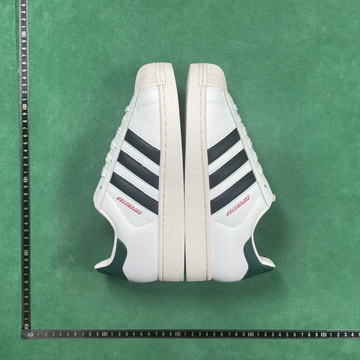 adidas Superstar 82