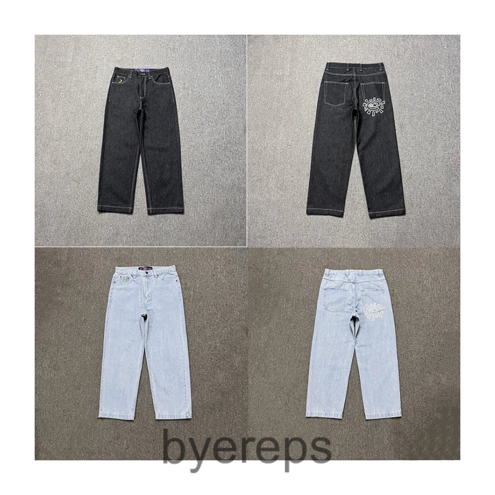 Adwysd jeans ( has more of em )
