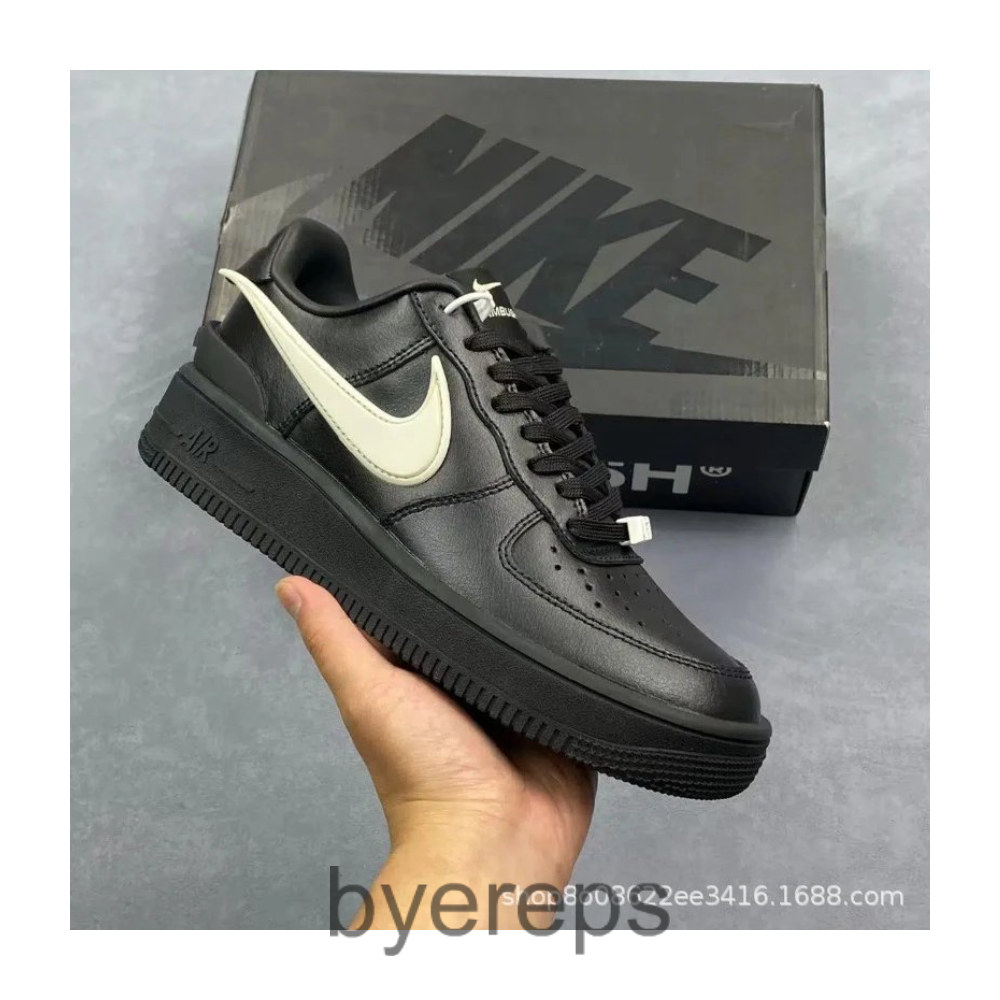 Nike Air Force 1 Stussy — photo 3 of 4