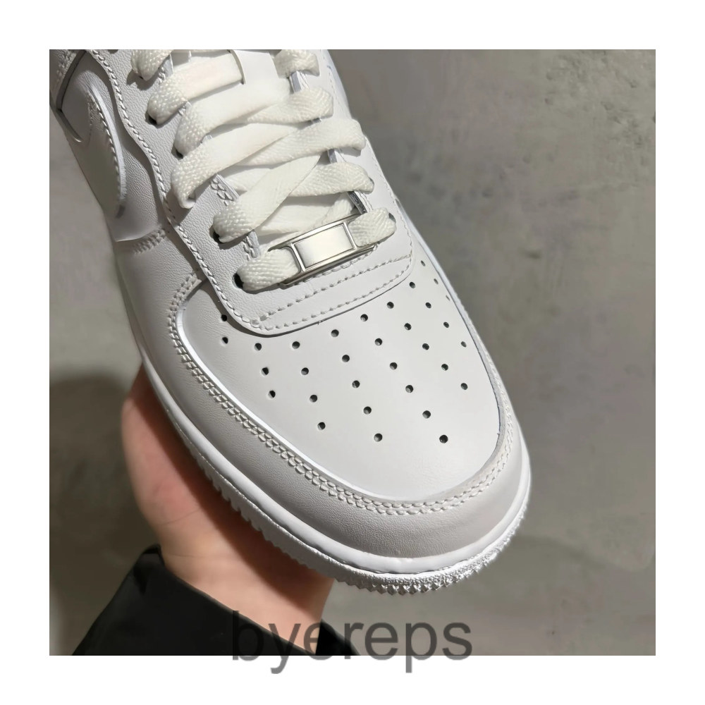 Nike Air Force 1 Supreme Dark Brown — photo 2 of 4