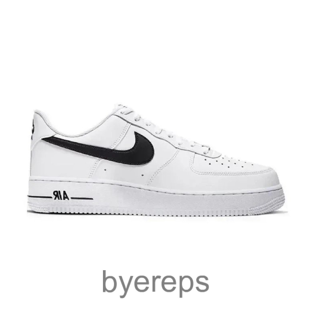 Nike Air Force 1 Triple White — photo 3 of 4
