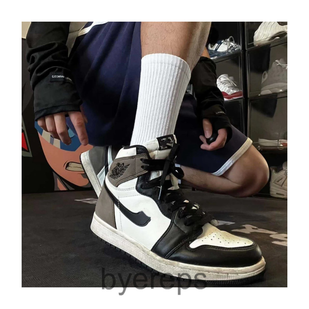 Air Jordan 1 High Scaptered Backboard — photo 3 of 4
