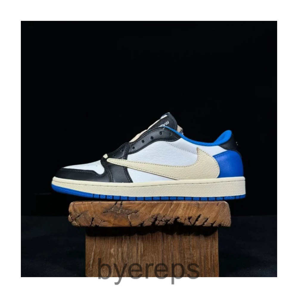 Air Jordan 1 Low Smoke Poland — photo 2 of 4