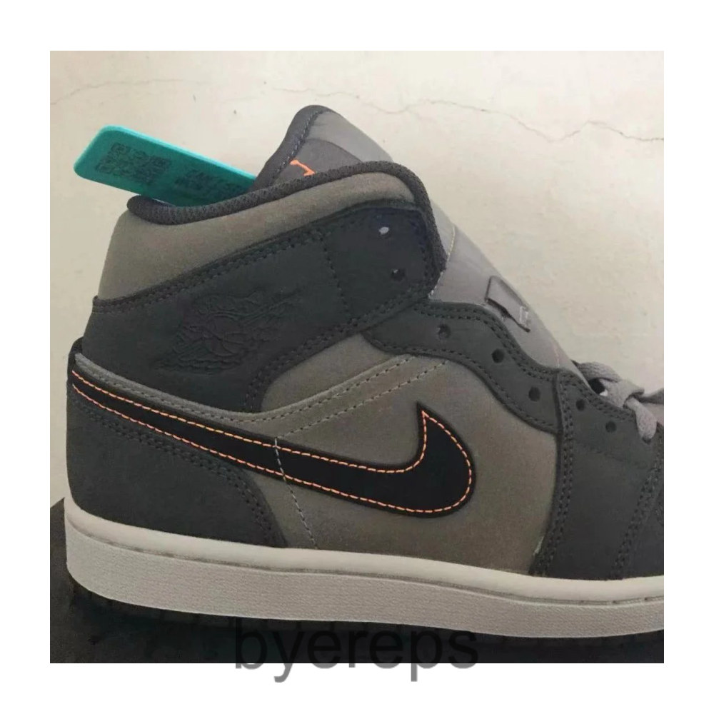 Air Jordan 1 Mid Zen Master — photo 2 of 4
