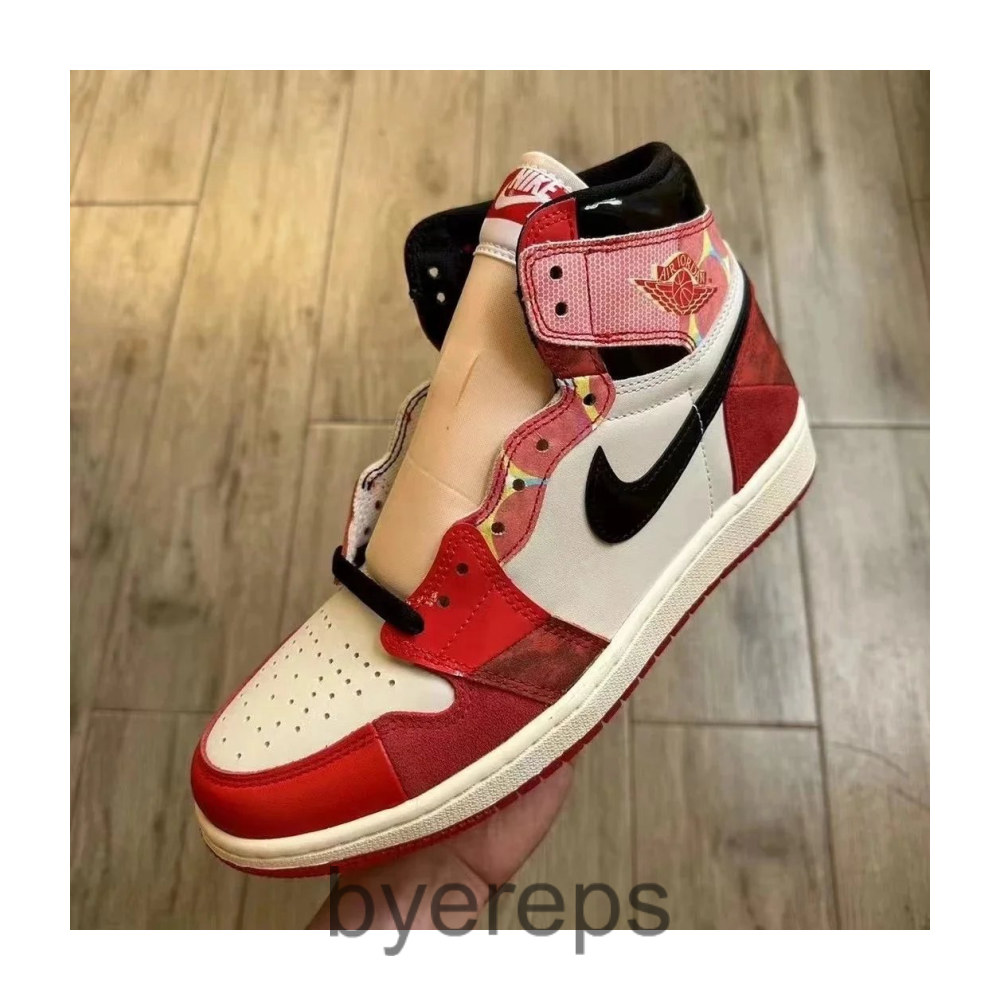 Air Jordan 1 Spider-Verse — photo 2 of 4
