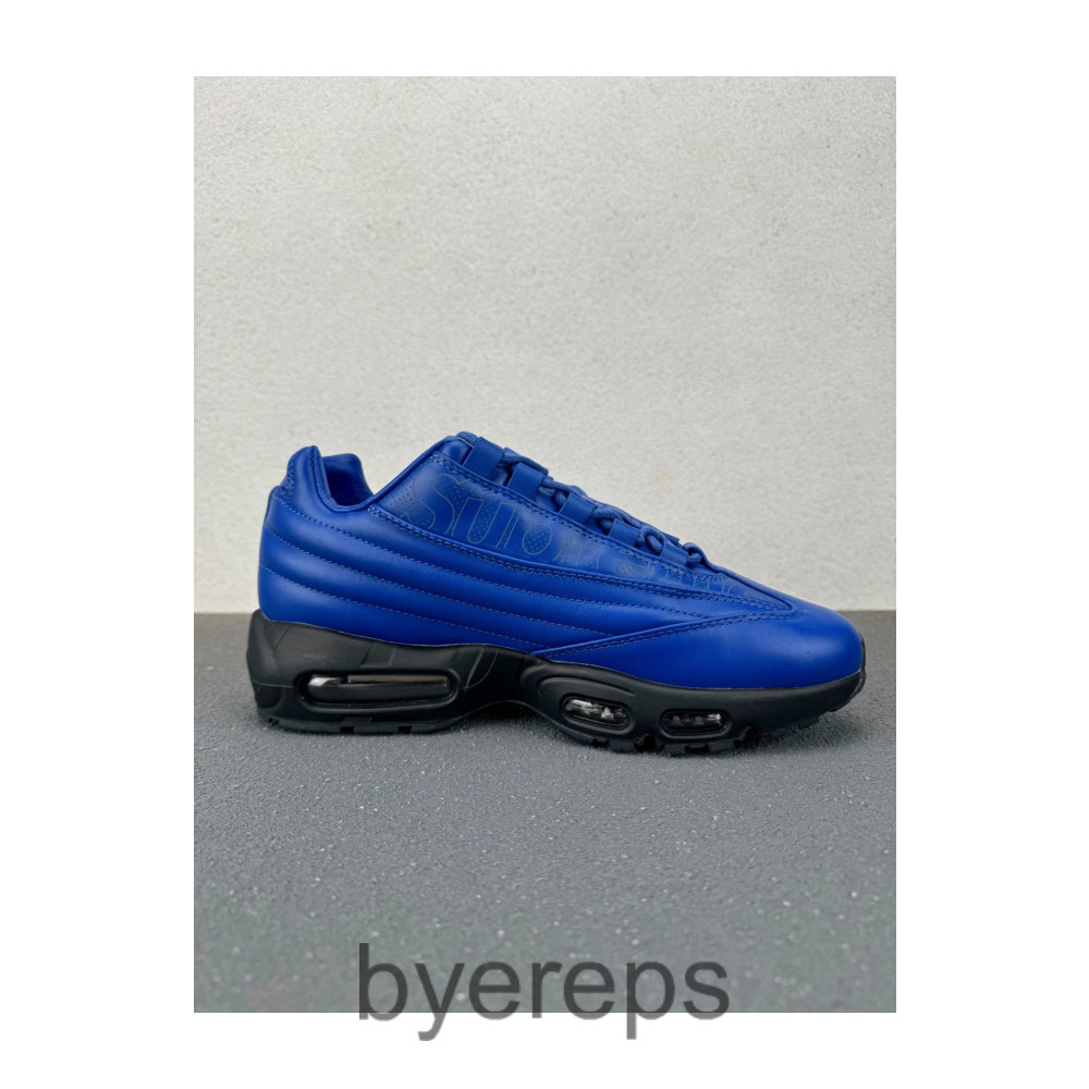 Nike Air Max 95 x Supreme — photo 3 of 4