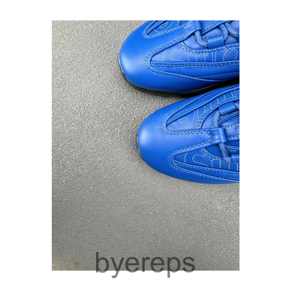 Nike Air Max 95 x Supreme — photo 4 of 4