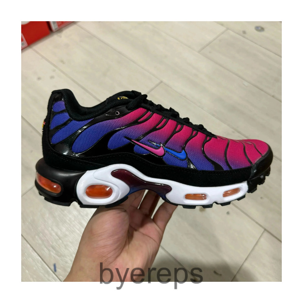 Nike Air Max Plus — photo 2 of 4