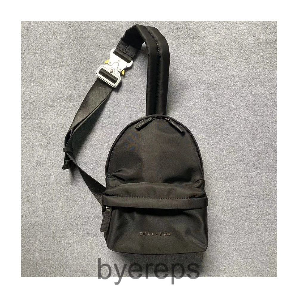 Alyx Shoulder Bag