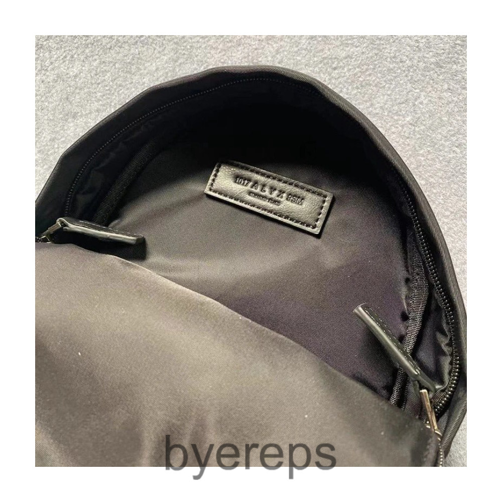 Unbranded Alyx Shoulder Bag — photo 3 of 4
