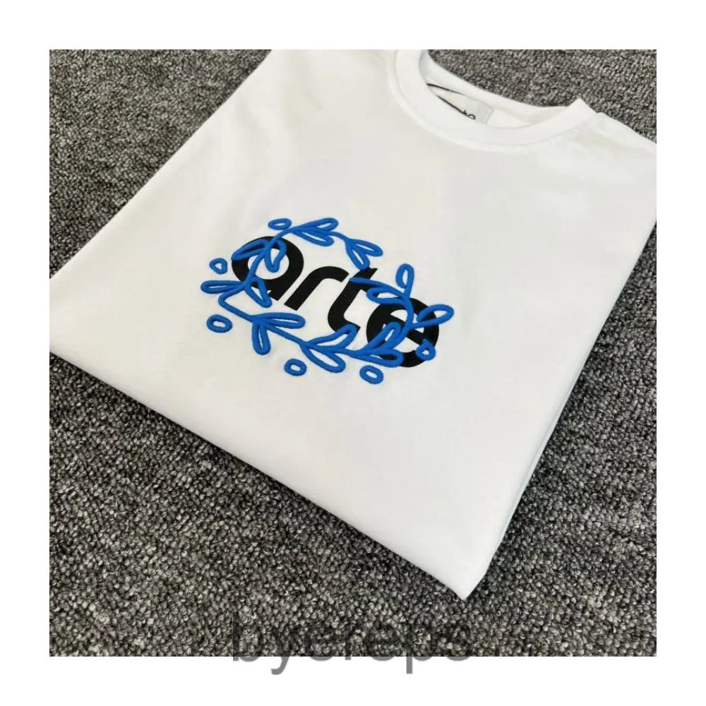 Unbranded Arte tee — photo 4 of 4