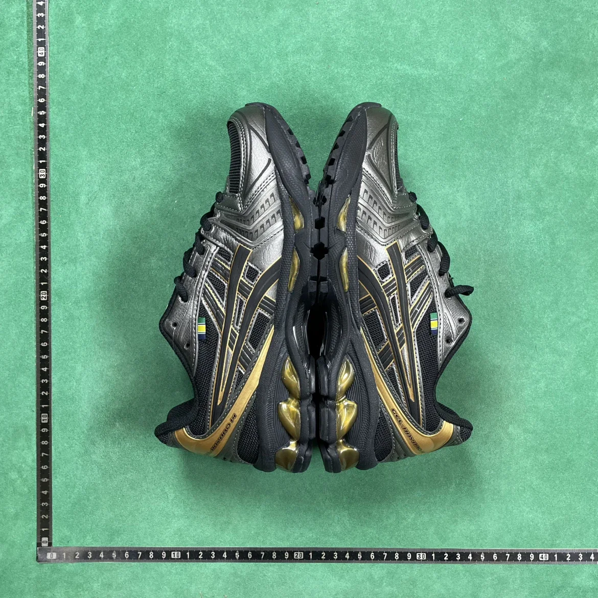 ASICS Gel-Kayano 14
