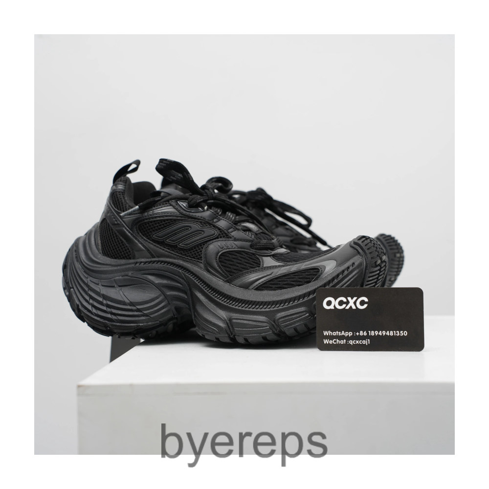 Balenciaga 10XL — photo 2 of 4