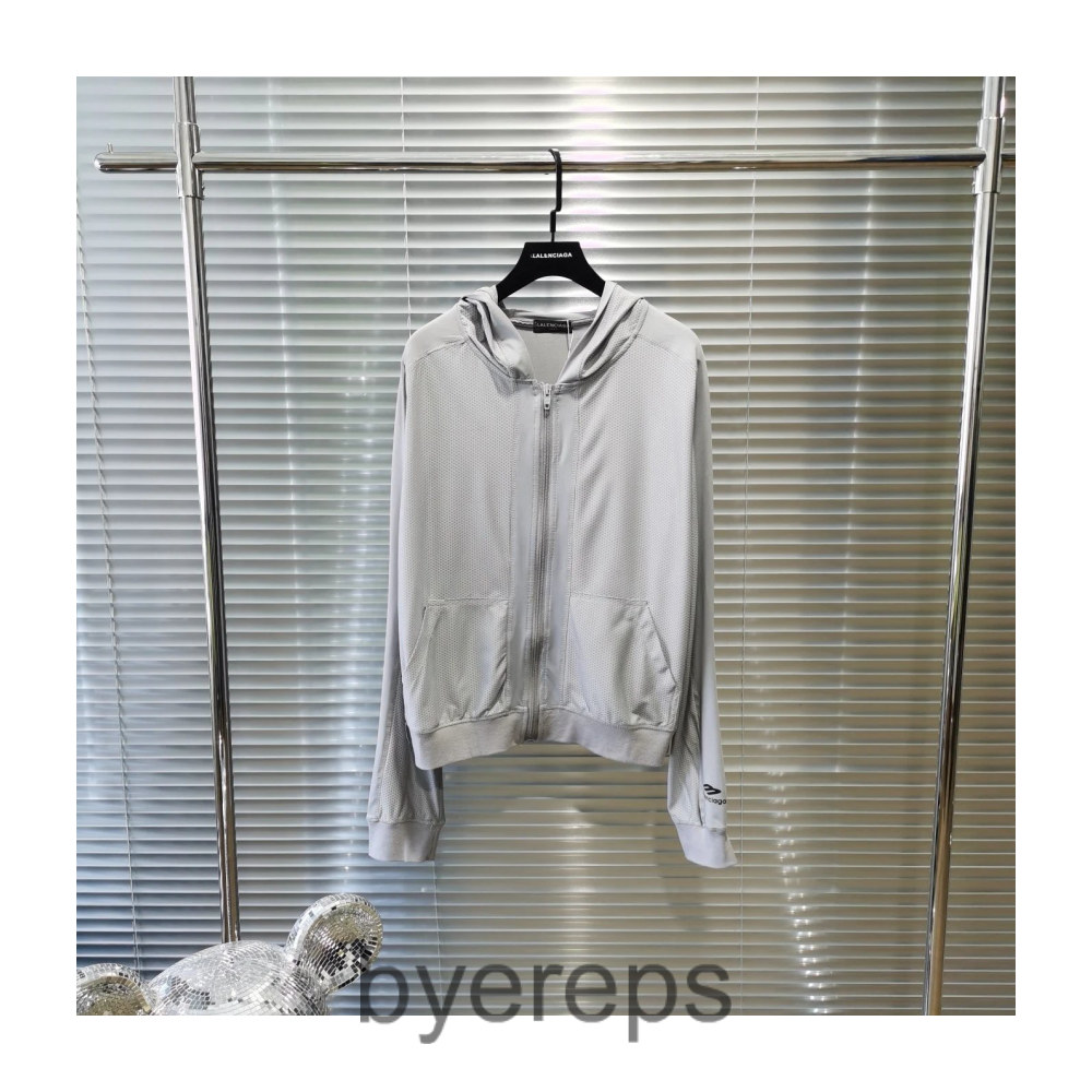 Balenciaga 3b Hoodie — photo 2 of 4