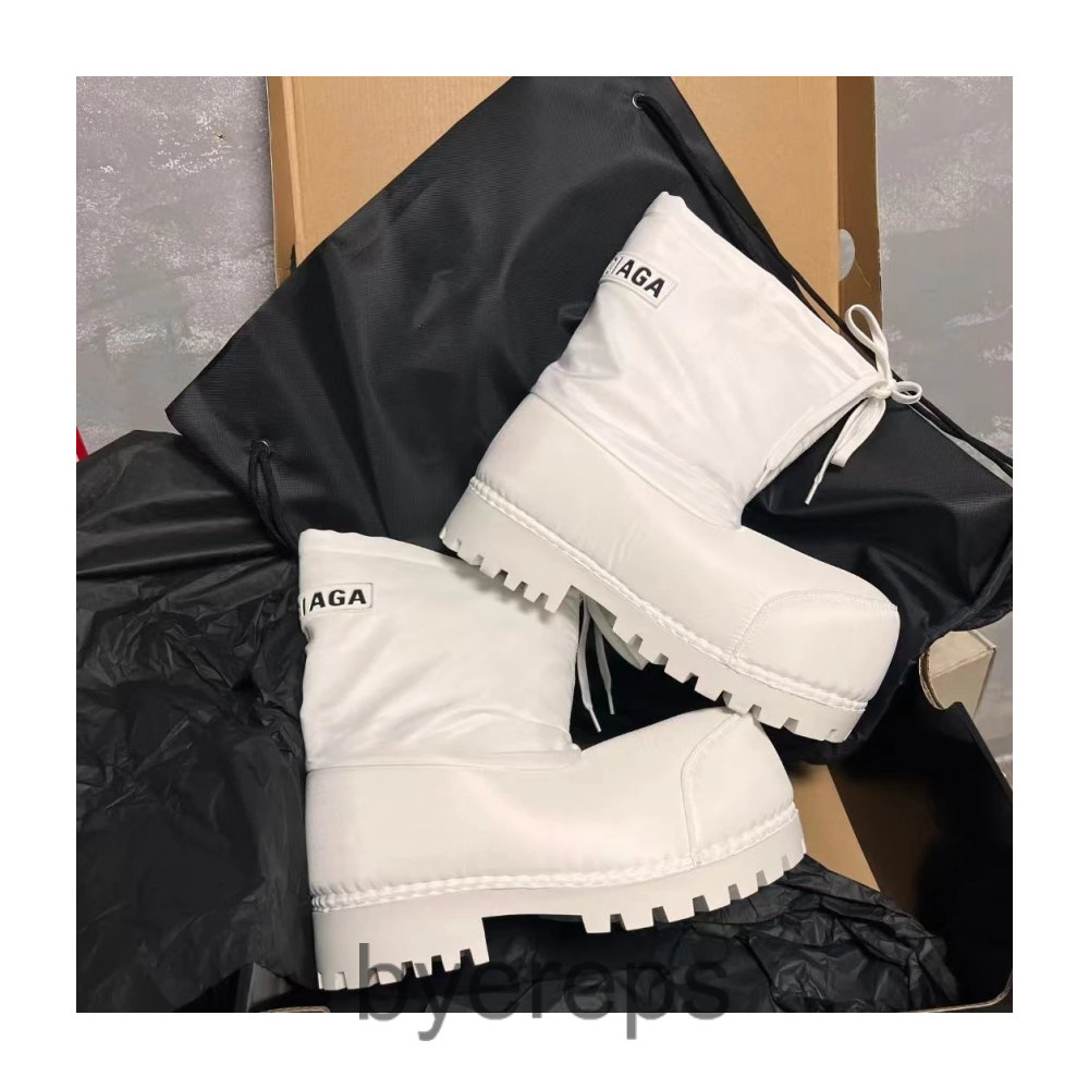 Balenciaga Alaska Boots — photo 4 of 4