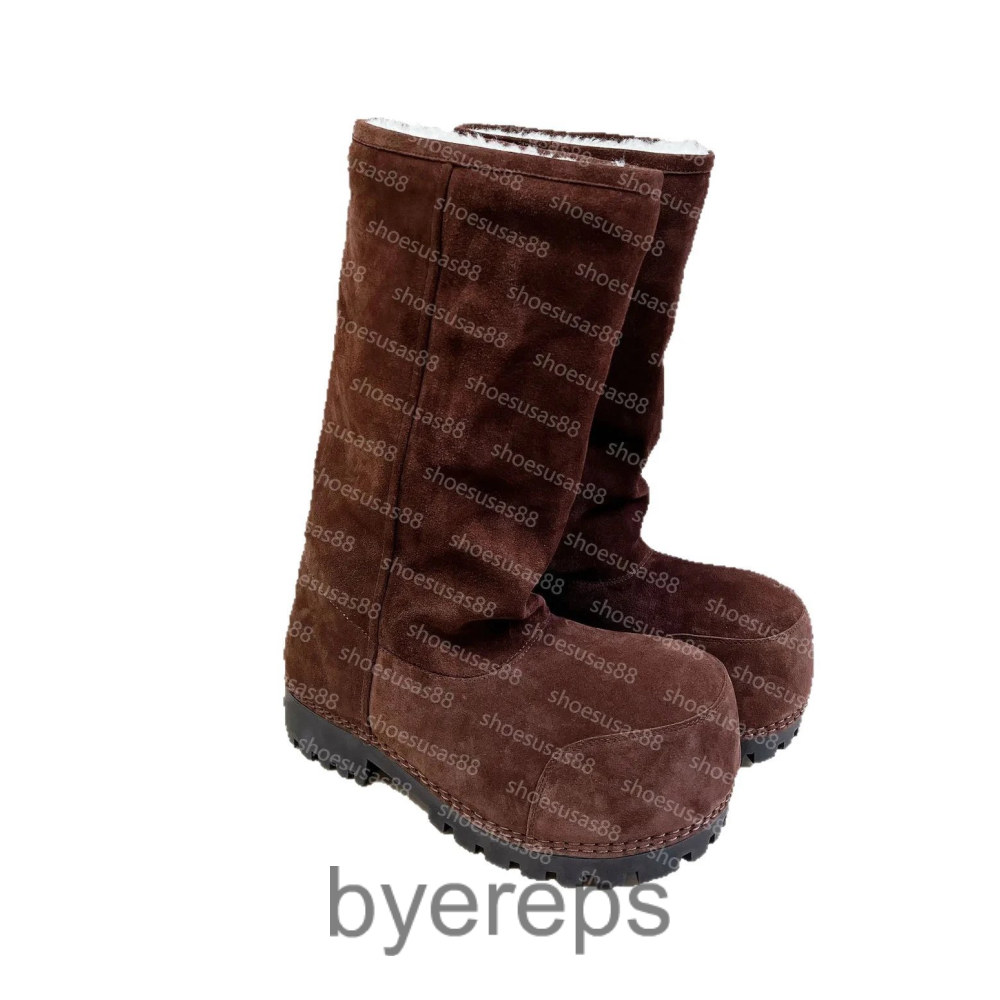 Balenciaga Alaska Fur Boots — photo 2 of 4