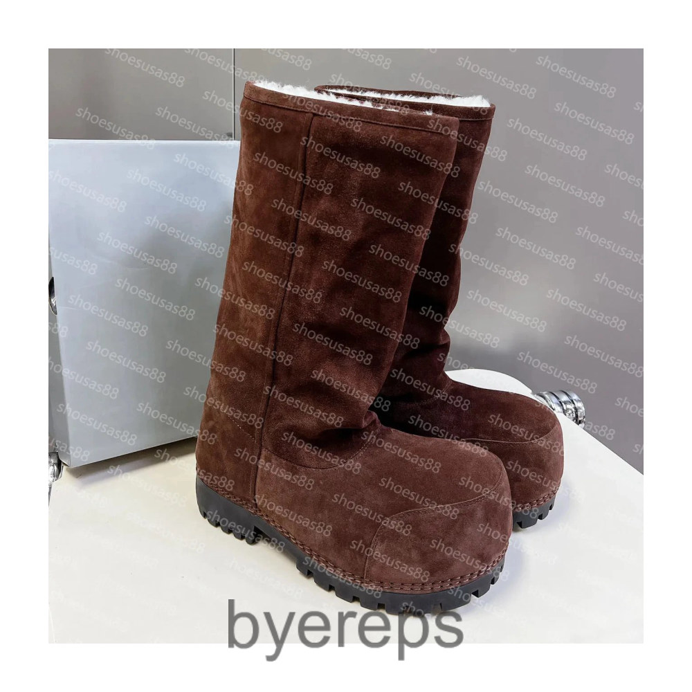 Balenciaga Alaska Fur Boots — photo 3 of 4