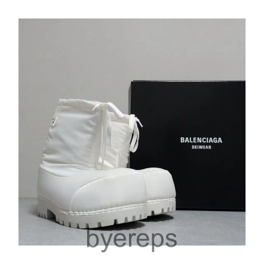 Balenciaga Alaska ski boots — photo 2 of 4