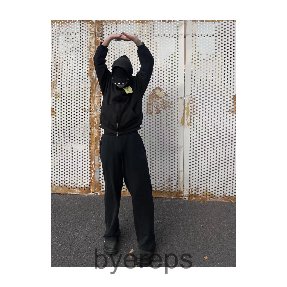 Balenciaga Baggy Black Sweatpants — photo 2 of 4