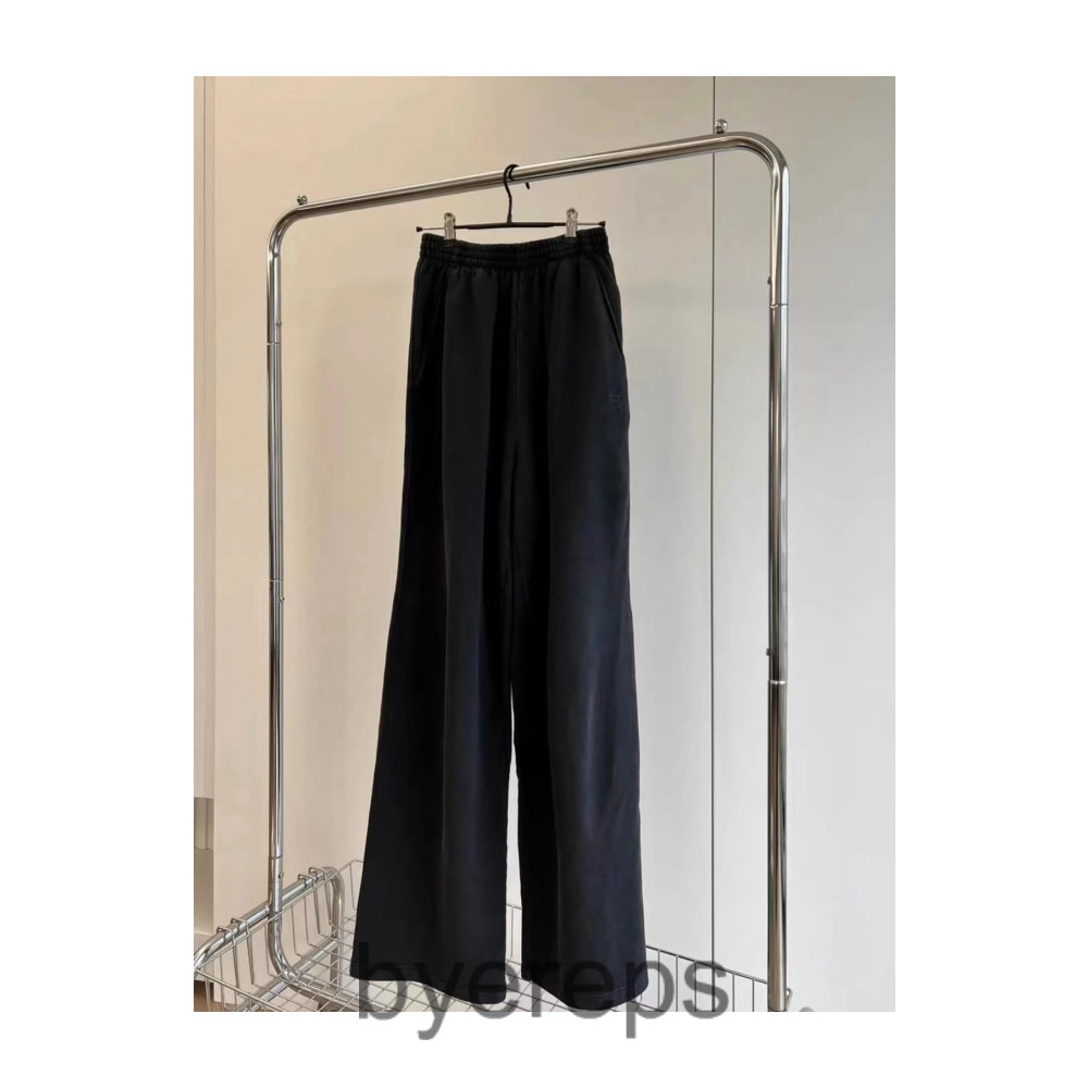 Balenciaga Baggy Black Sweatpants — photo 3 of 4