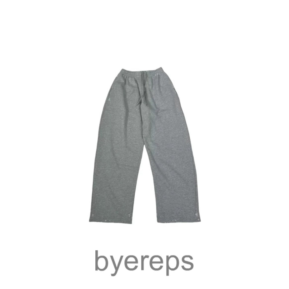 Balenciaga Baggy Sweatpants — photo 4 of 4