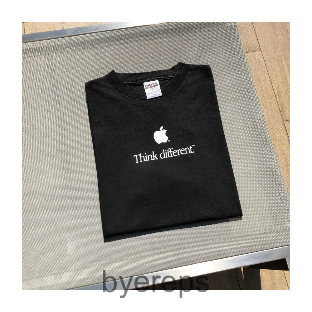 Balenciaga be different — photo 4 of 4