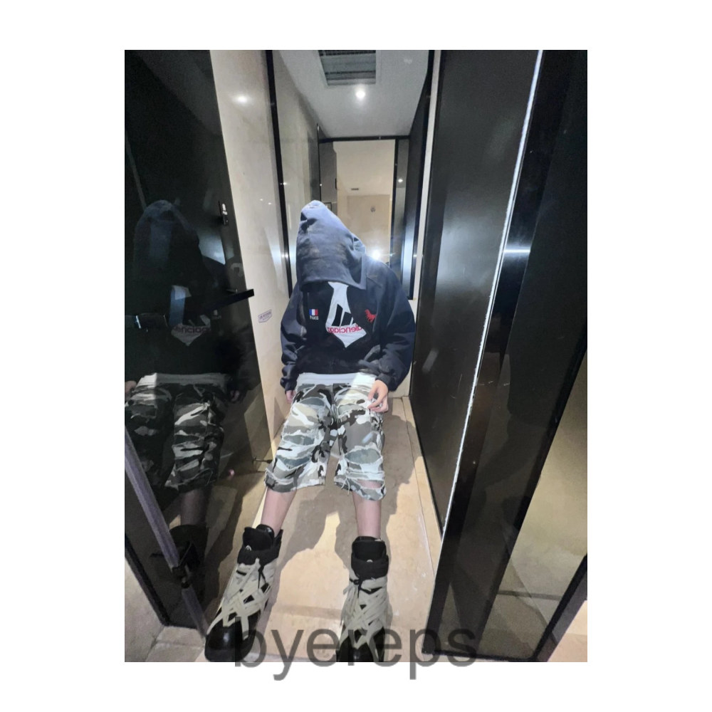 Balenciaga Camo Shorts — photo 3 of 4