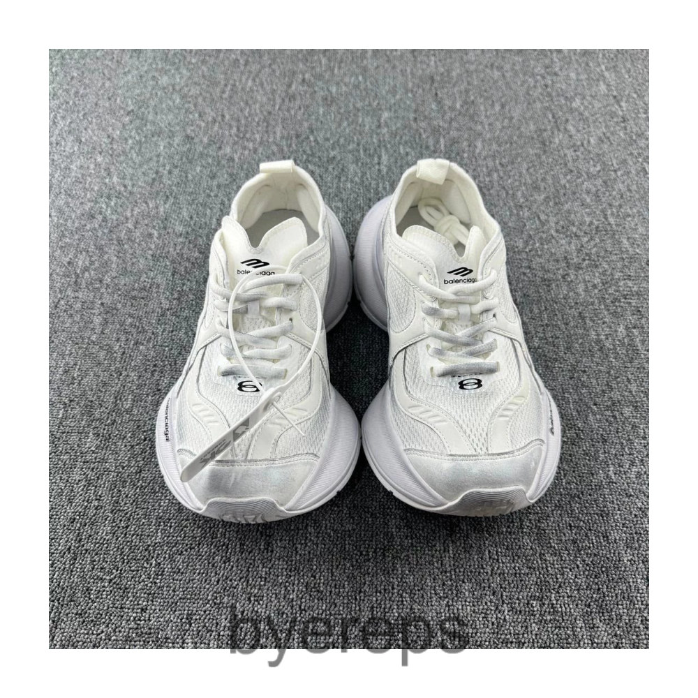 Balenciaga Circuit Sneaker — photo 2 of 3