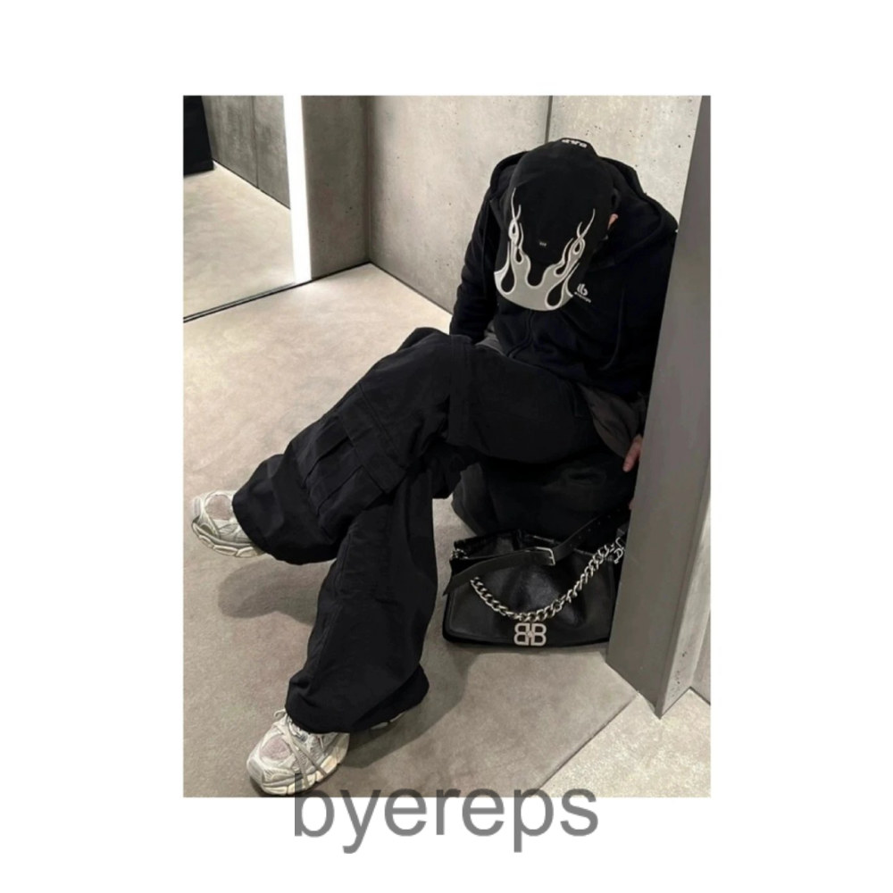 Balenciaga Flared Cargo Pants — photo 2 of 4