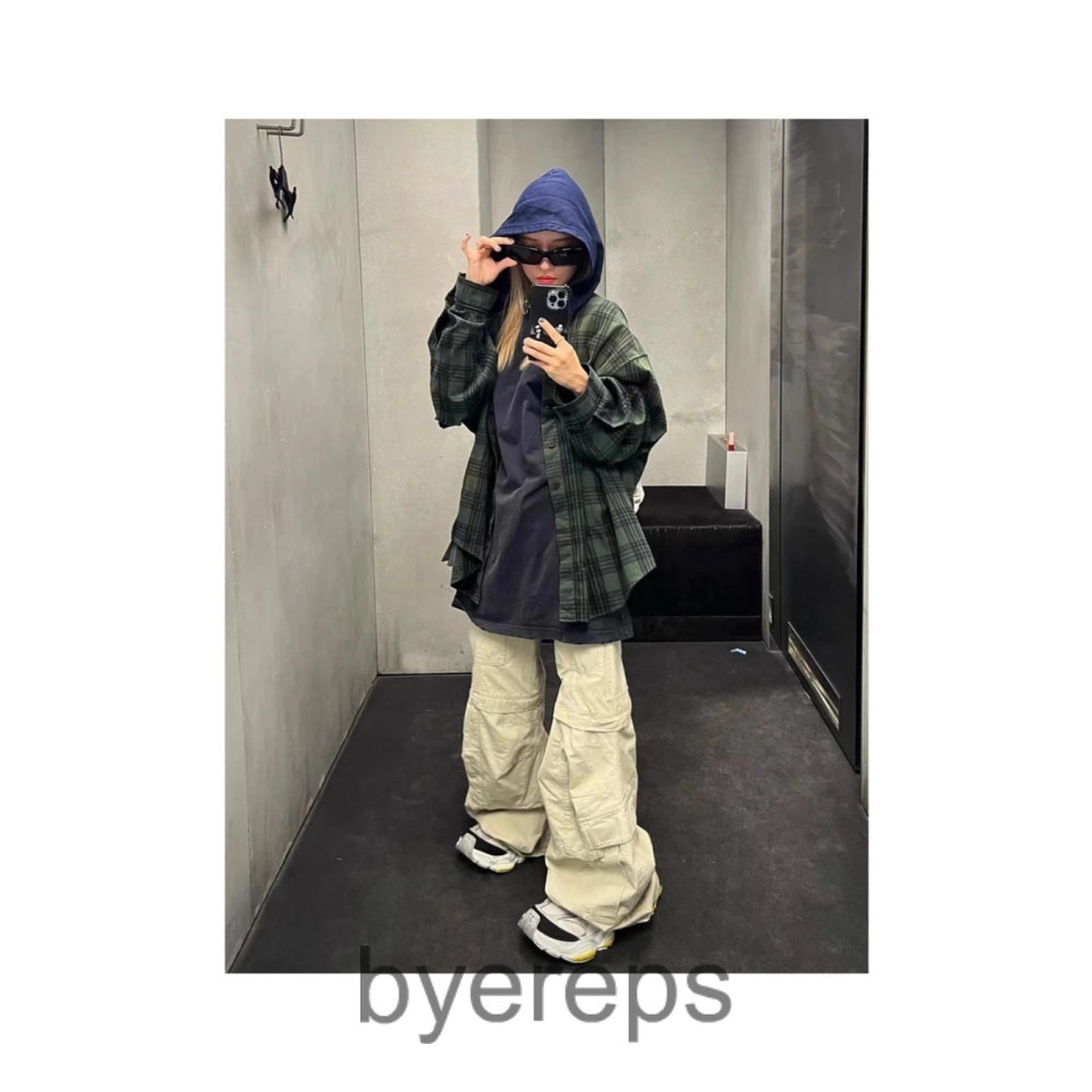 Balenciaga Flared Cargo Pants — photo 4 of 4