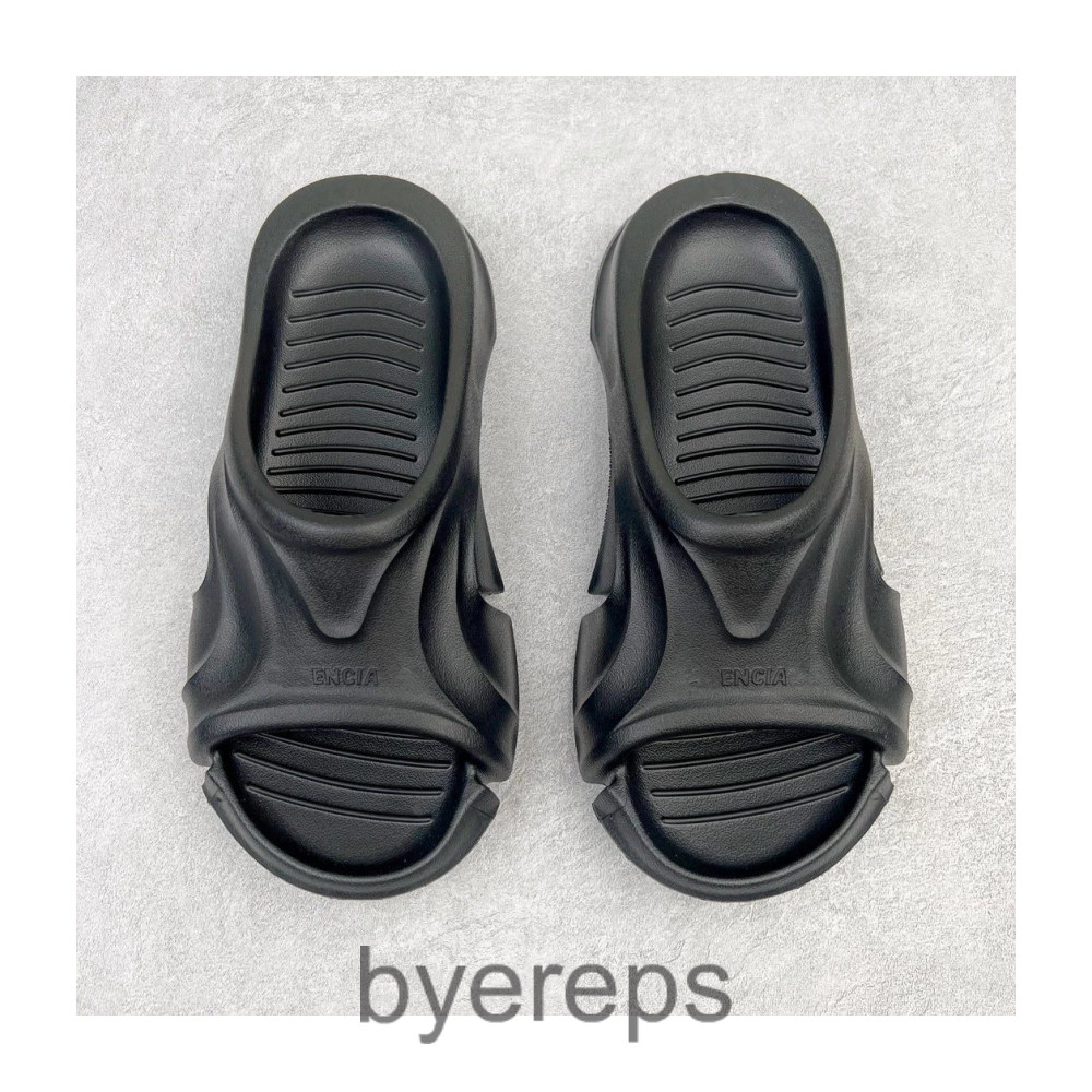 Balenciaga Foam Slides — photo 2 of 4