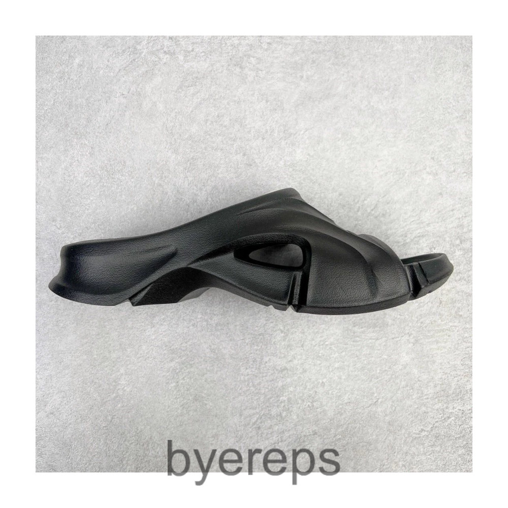 Balenciaga Foam Slides — photo 3 of 4