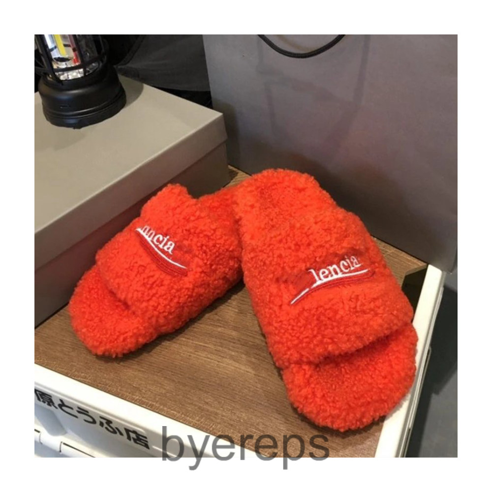 Balenciaga Fur Slides — photo 3 of 4