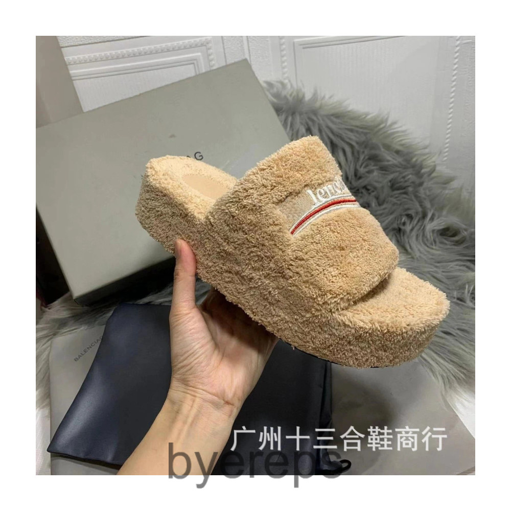 Balenciaga fur slides [ Has more colors ]