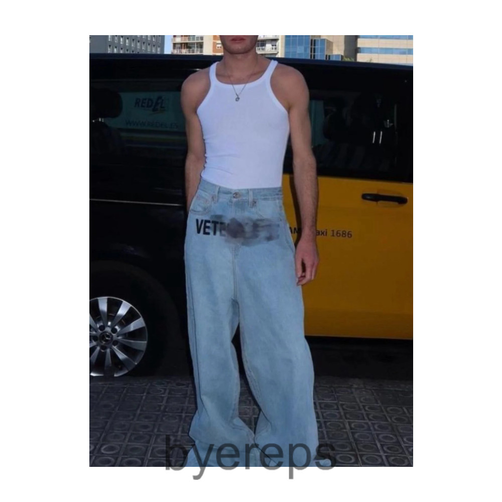 Balenciaga FW25 Flared Denim Cargo — photo 2 of 4