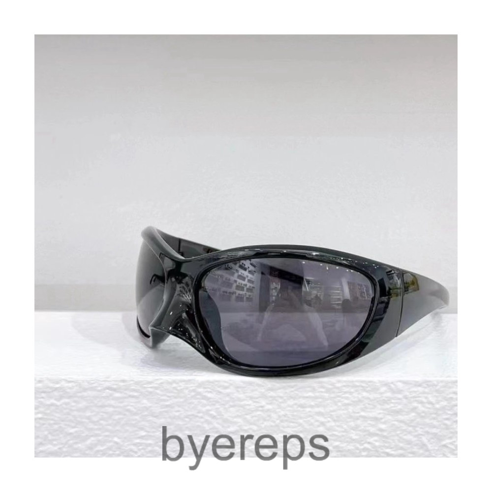Balenciaga Glasses — photo 3 of 4