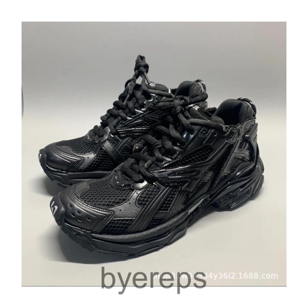 Balenciaga Graffiti Runners — photo 2 of 4