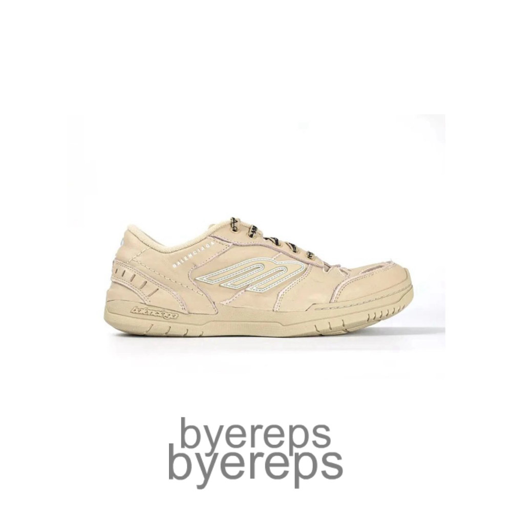 Balenciaga Hamptons Worn-Out Sneaker Cream