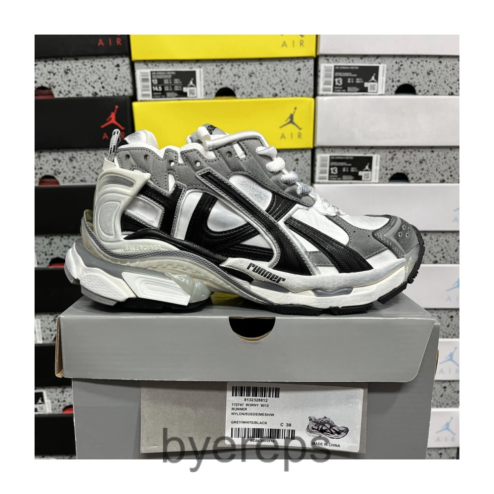 Balenciaga iridescent runner — photo 2 of 4