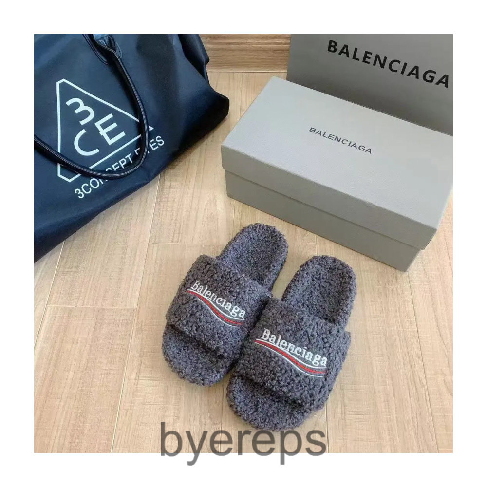 Balenciaga leopard fur slides — photo 3 of 4