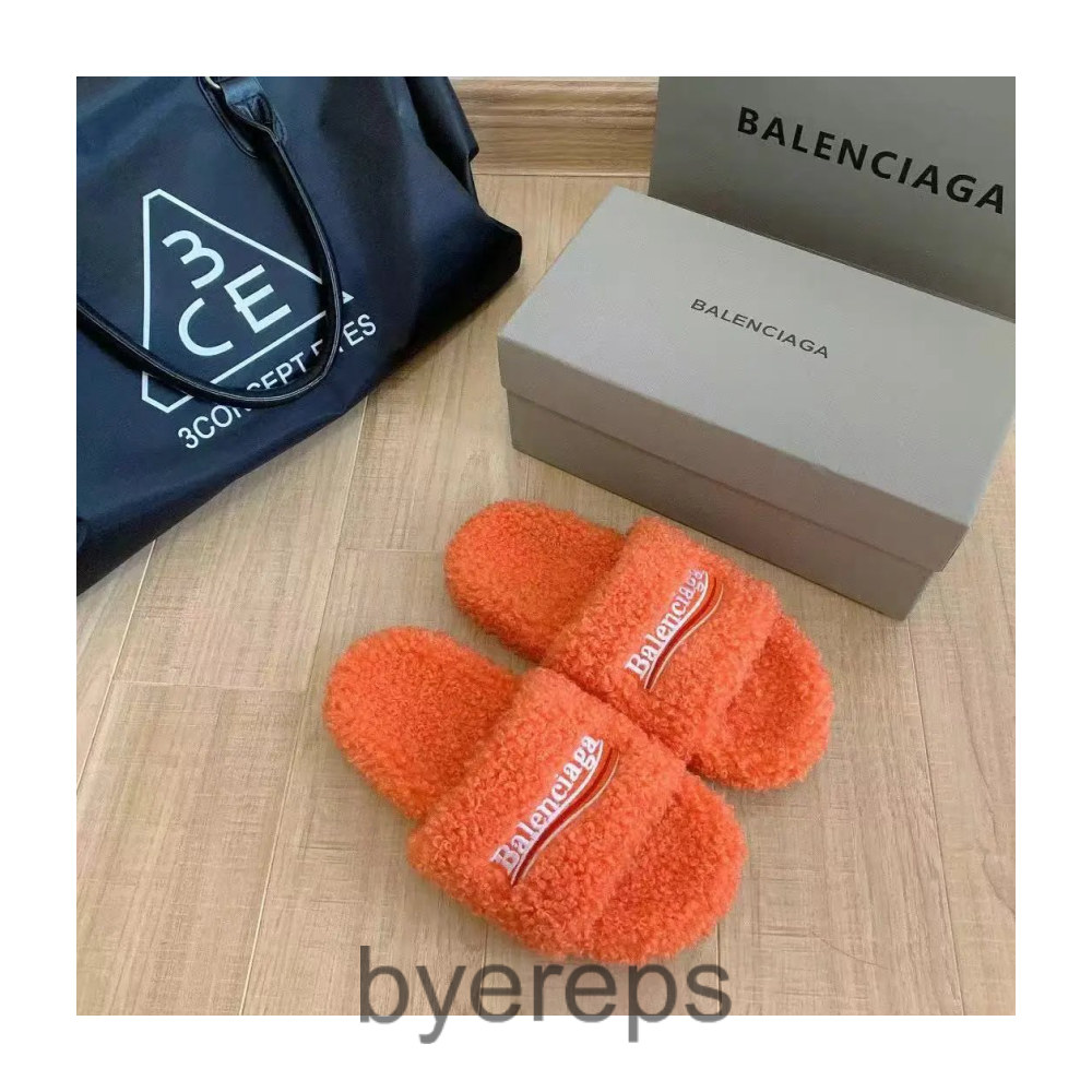 Balenciaga leopard fur slides — photo 4 of 4