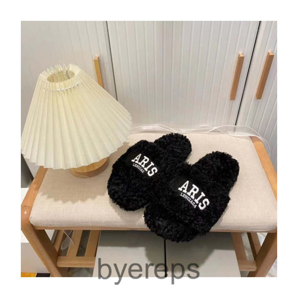 Balenciaga Paris Fur Slippers — photo 4 of 4