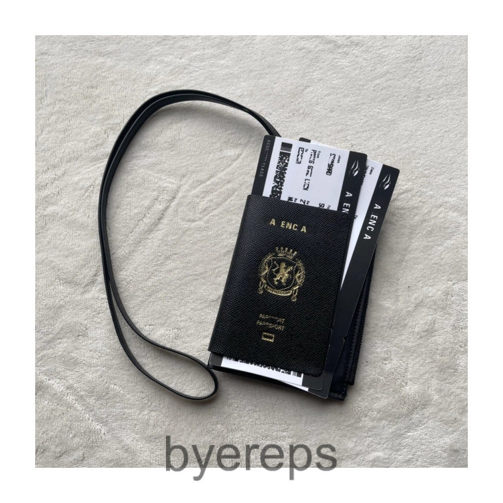Balenciaga Passport — photo 4 of 4