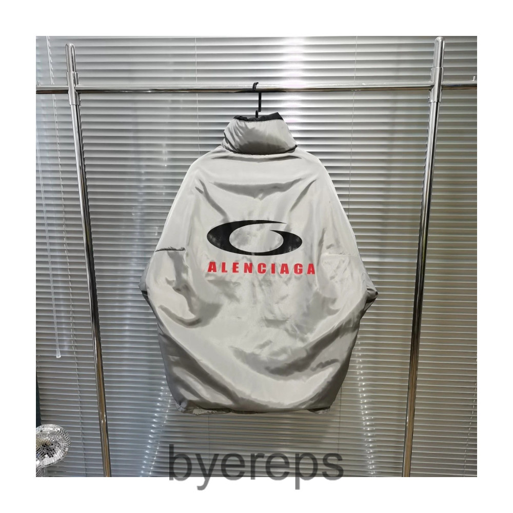 Balenciaga Raversible Puffer Jacket — photo 3 of 4