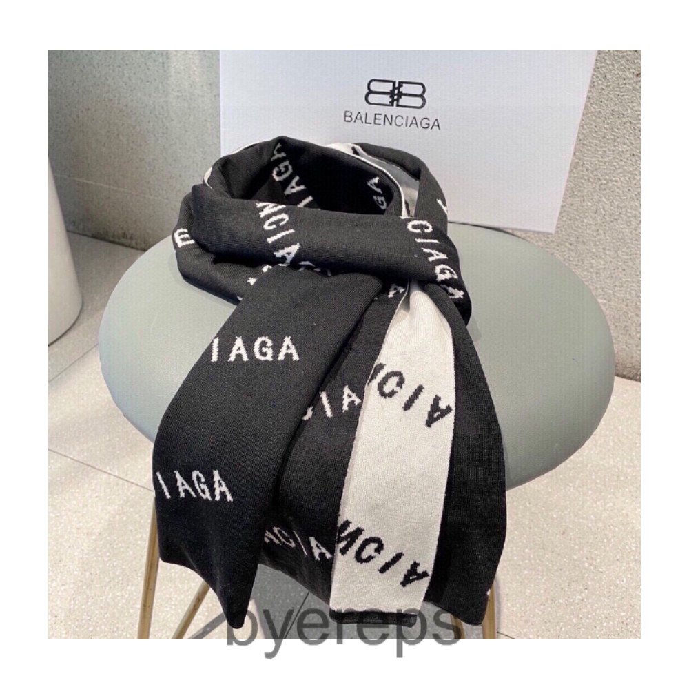 Balenciaga Scarf — photo 2 of 4