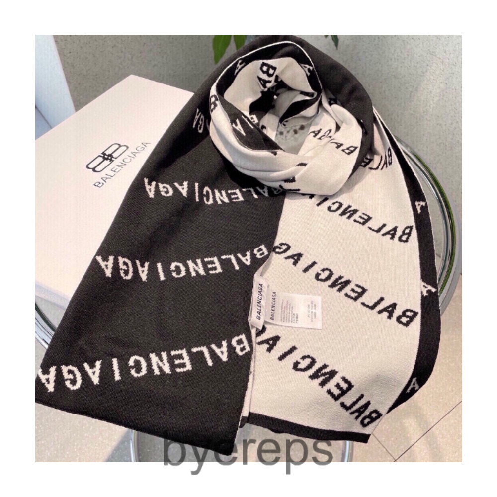 Balenciaga Scarf — photo 3 of 4